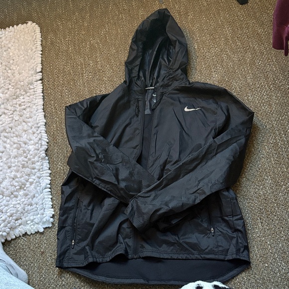 Nike Men's Black Windbreaker Jacket - Picture 1 of 1